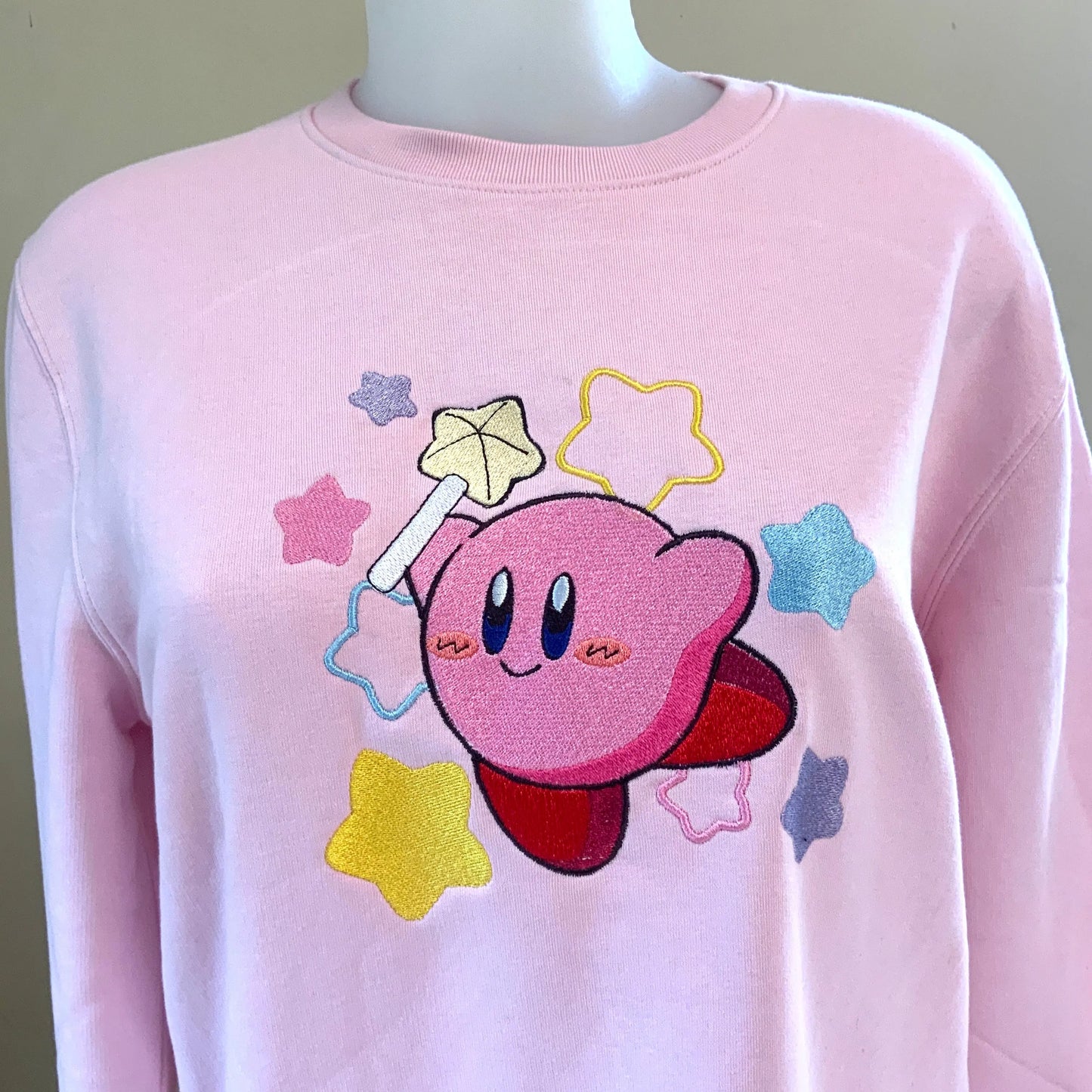Sweat brodé « Kirby « Tinyneko.fr