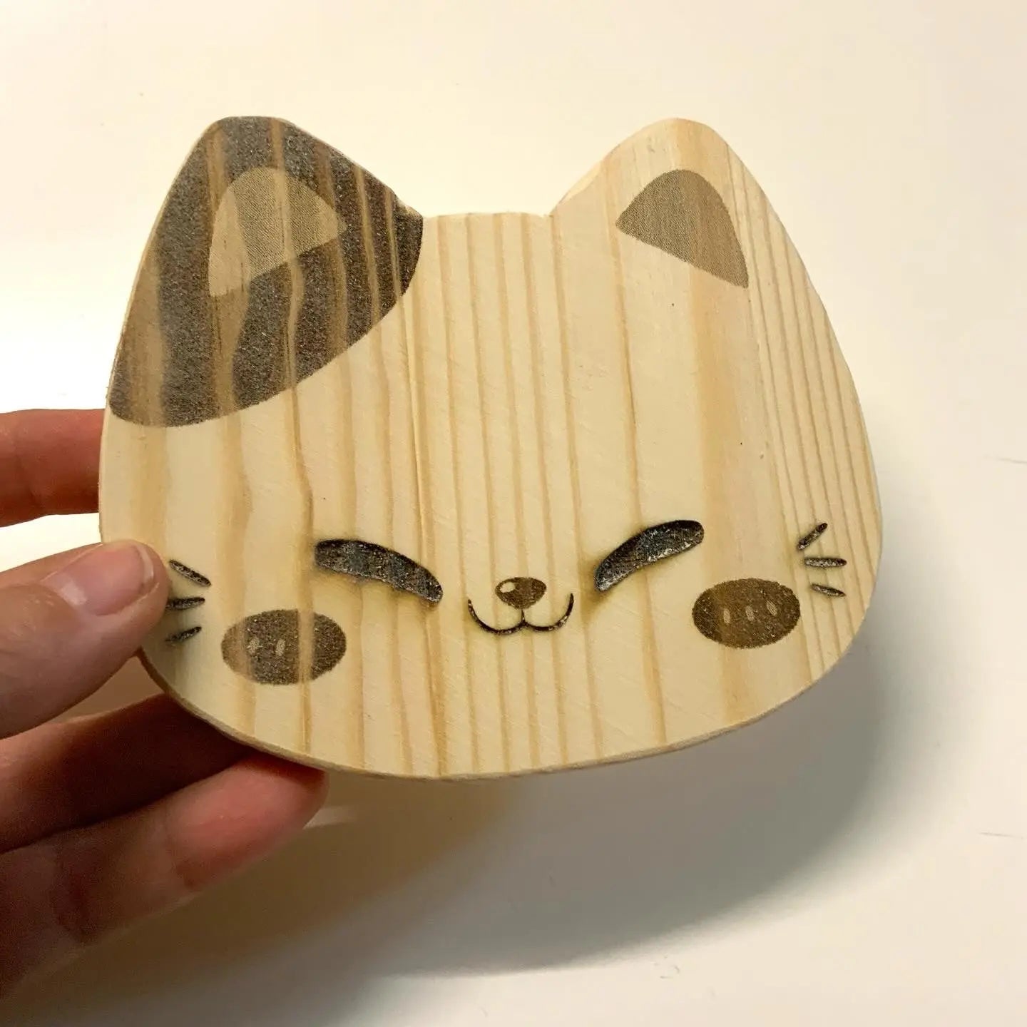 Sous-verre gravé Neko Tinyneko.fr