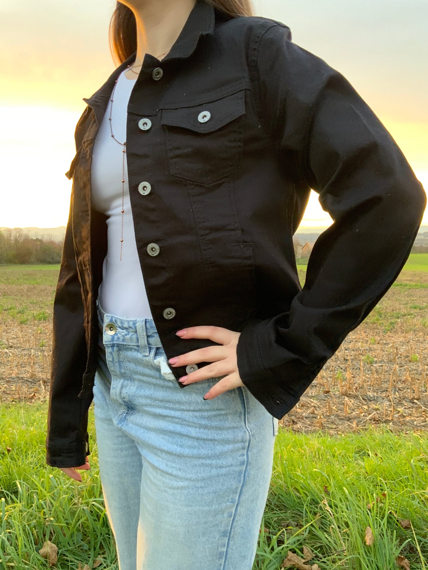 Veste en Jean noire brodée Luffy wanted M/L Tinyneko.fr