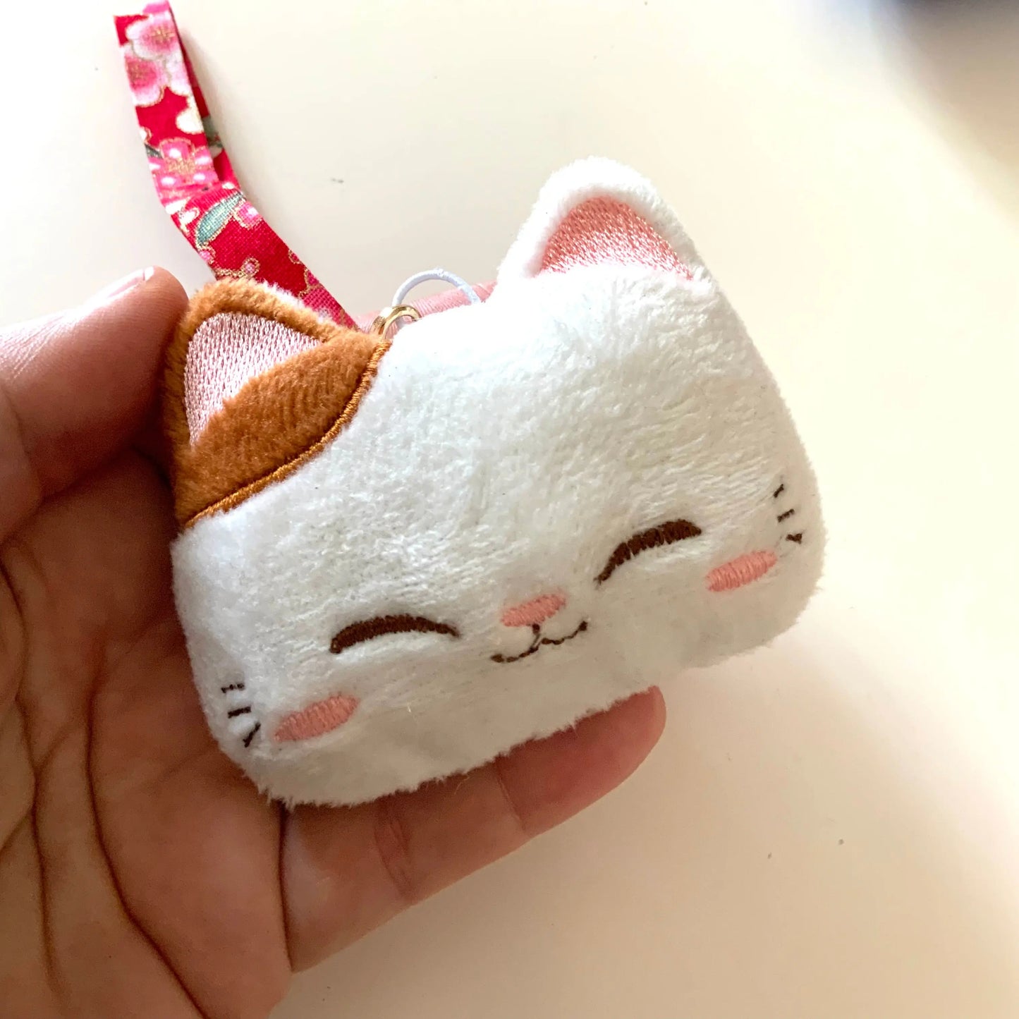 Porte-clé brodé Maneki Neko Tinyneko.fr