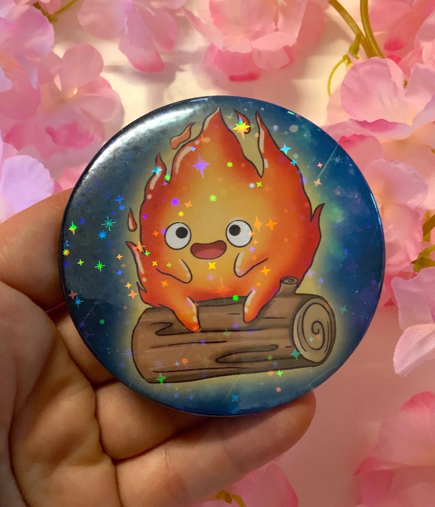 Badge rond 75 mm Calcifer Tinyneko.fr