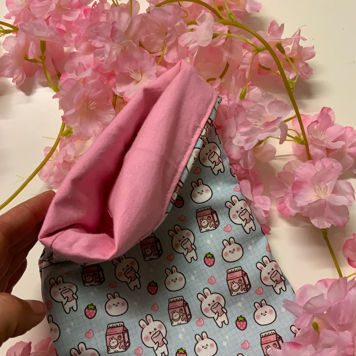 Pochette à manga/livre. Tissu kawaii.