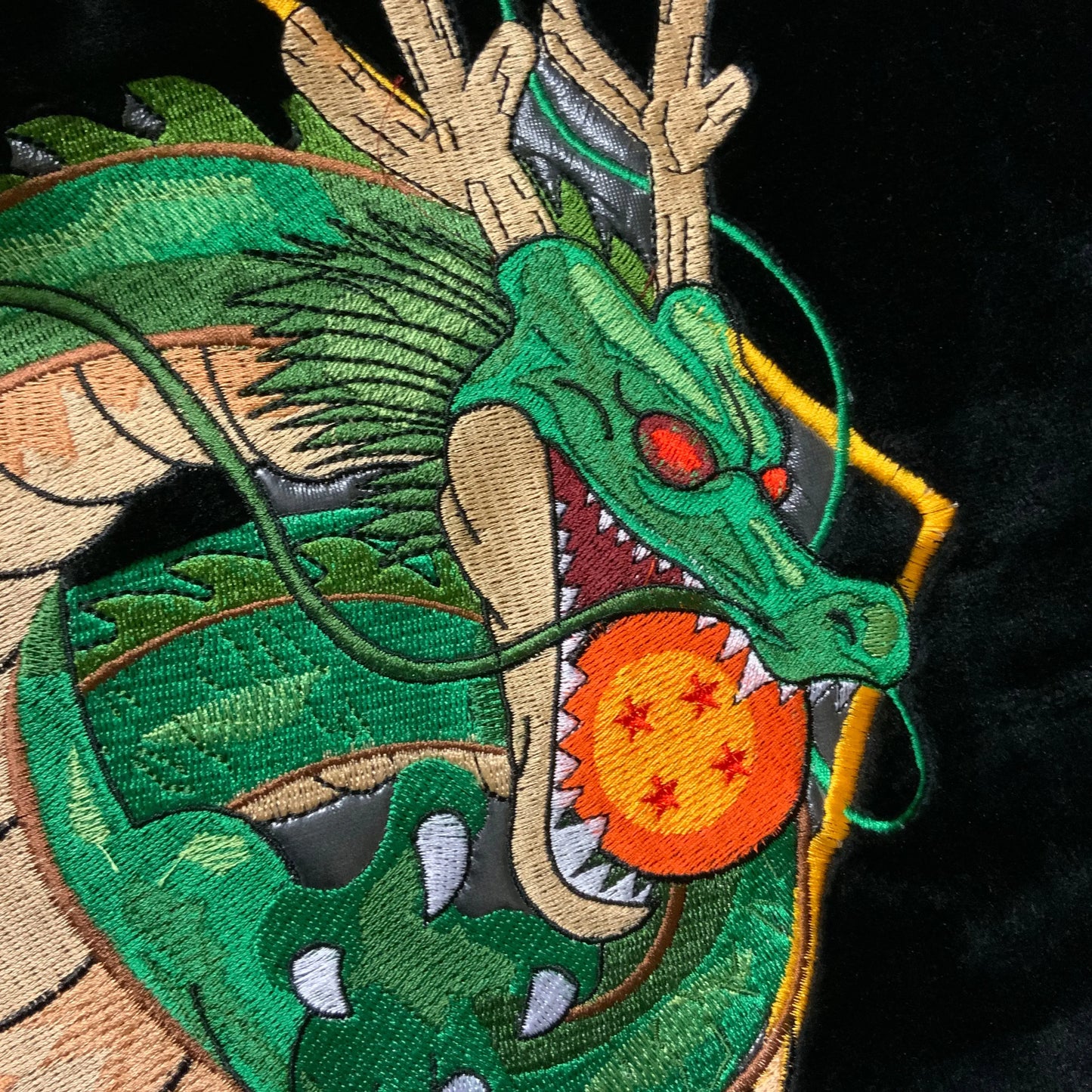 Plaid noir brodé Shenron Tinyneko.fr