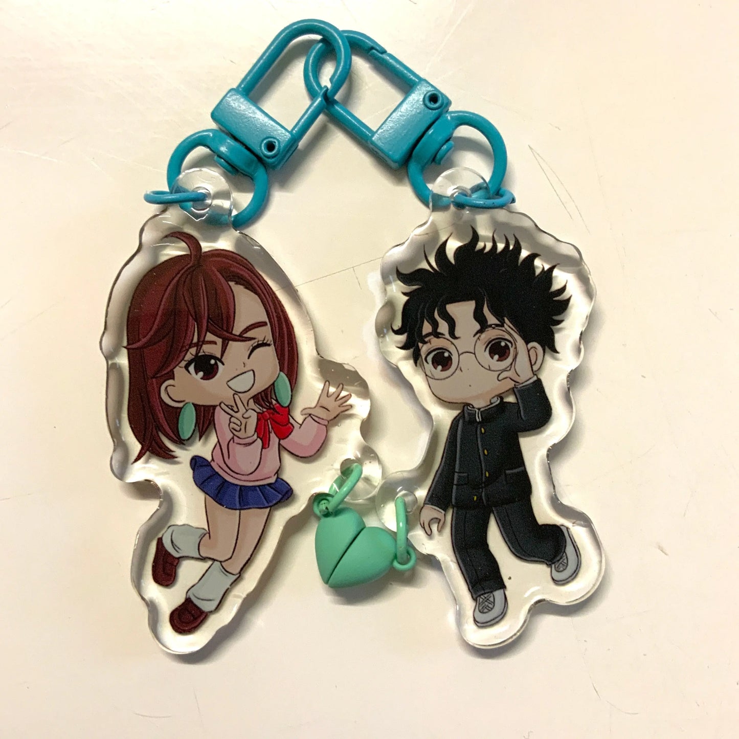 Porte-clé Duo aimant coeur Momo/Okarun tinyneko.fr