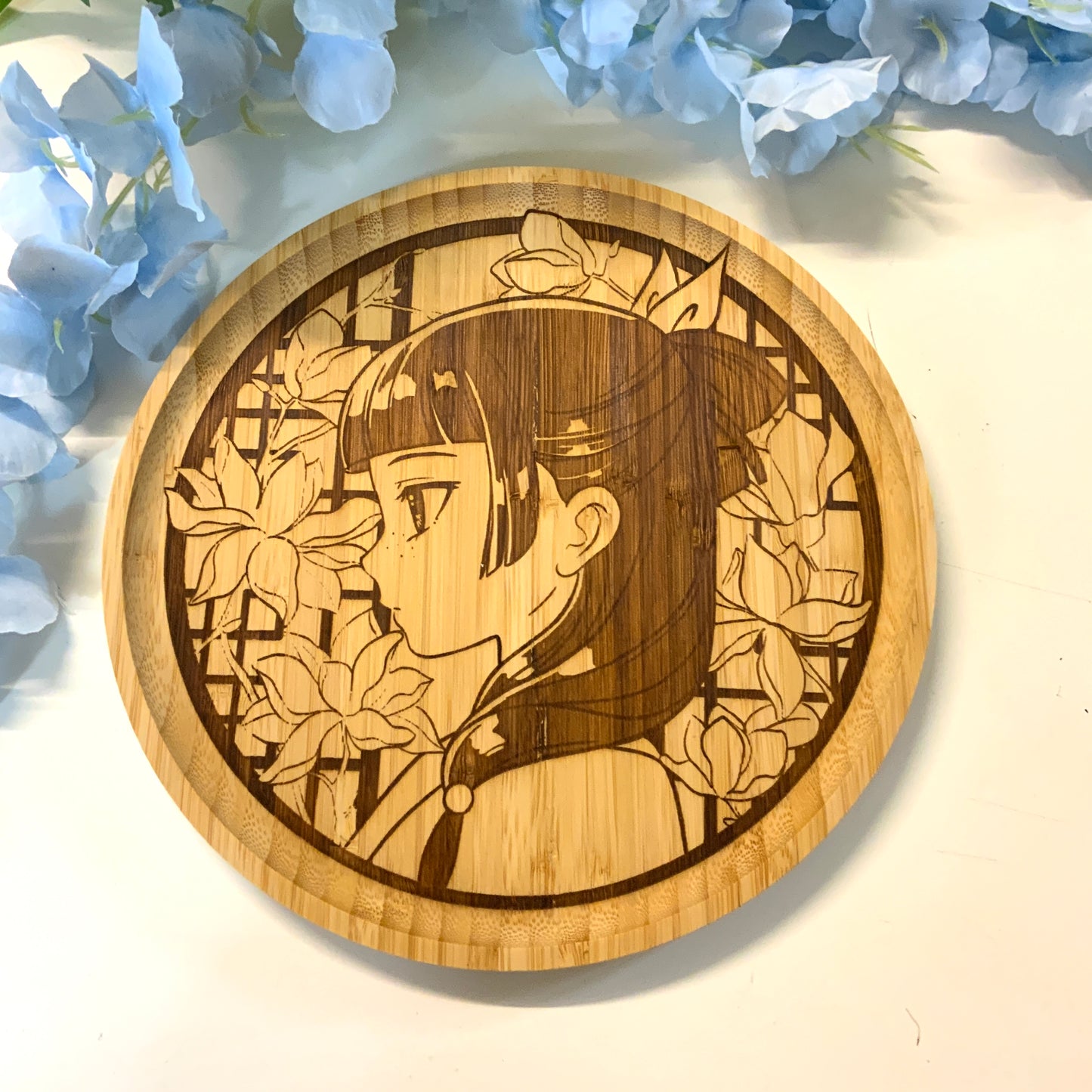 Assiette bambou gravée « les carnets de l’apothicaire «