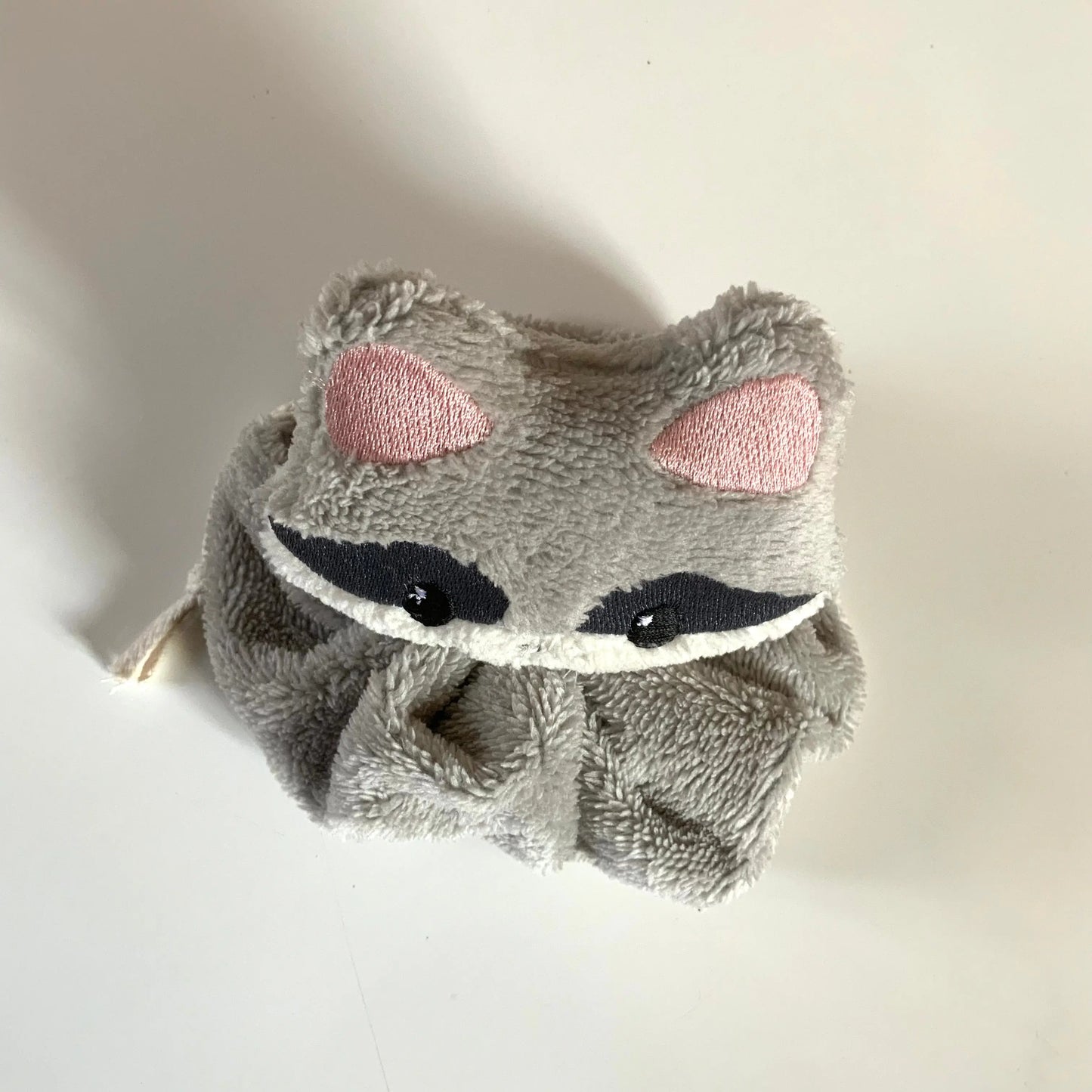 Fleur de douche Raton laveur micro éponge bambou Tinyneko.fr