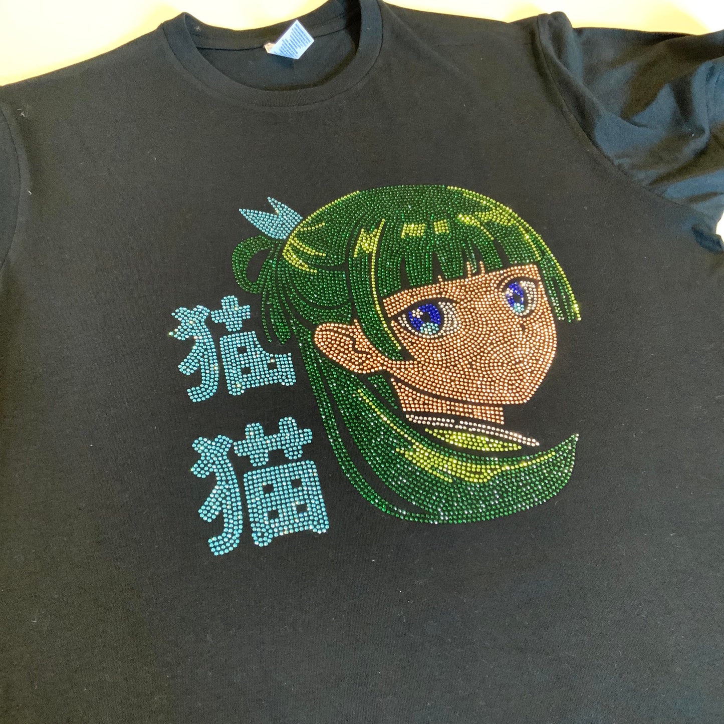 T-shirt noir Strass Maomao « Les carnets de l’apothicaire » Tinyneko.fr