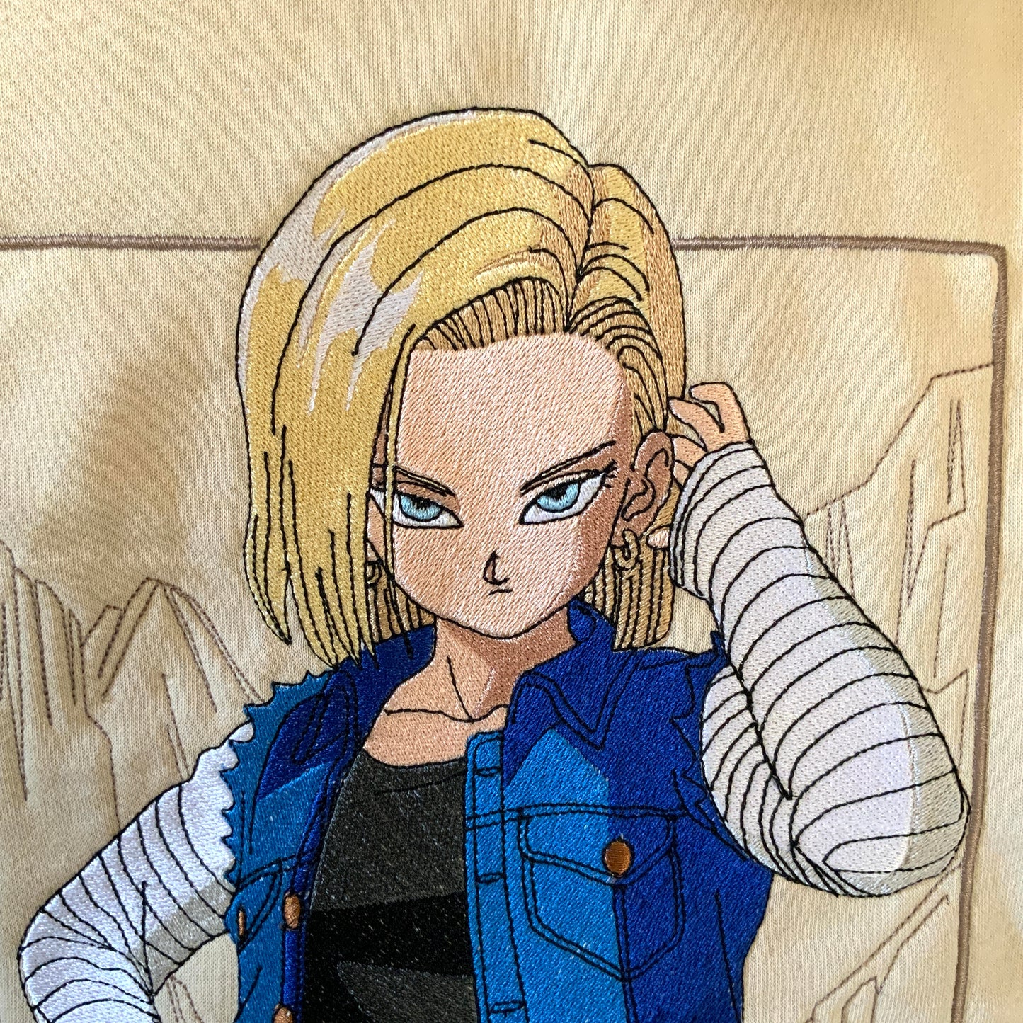 Sweatshirt à capuche brodé « C-18 « DBZ