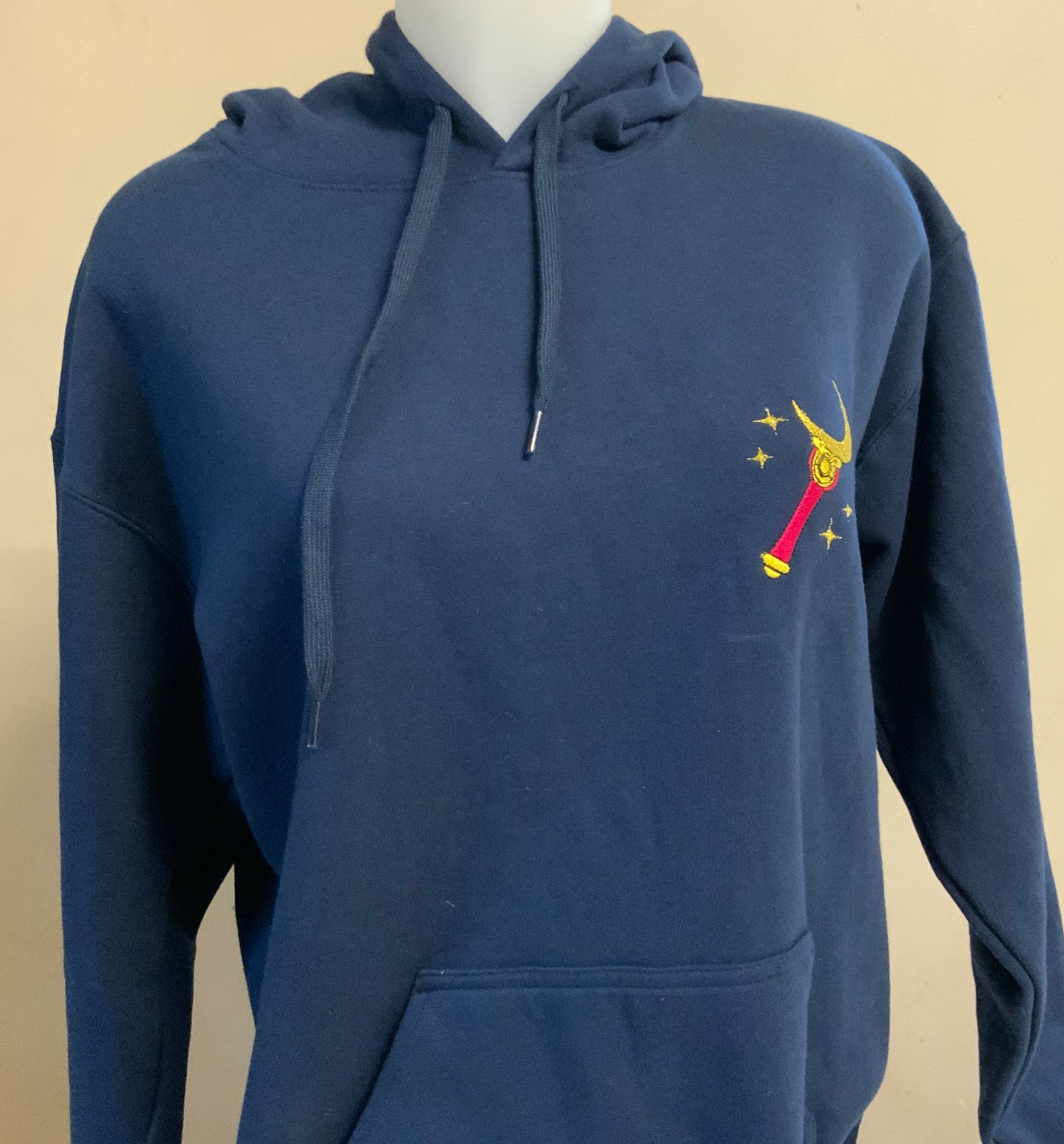 Sweatshirt à capuche brodé « Sailormoon«