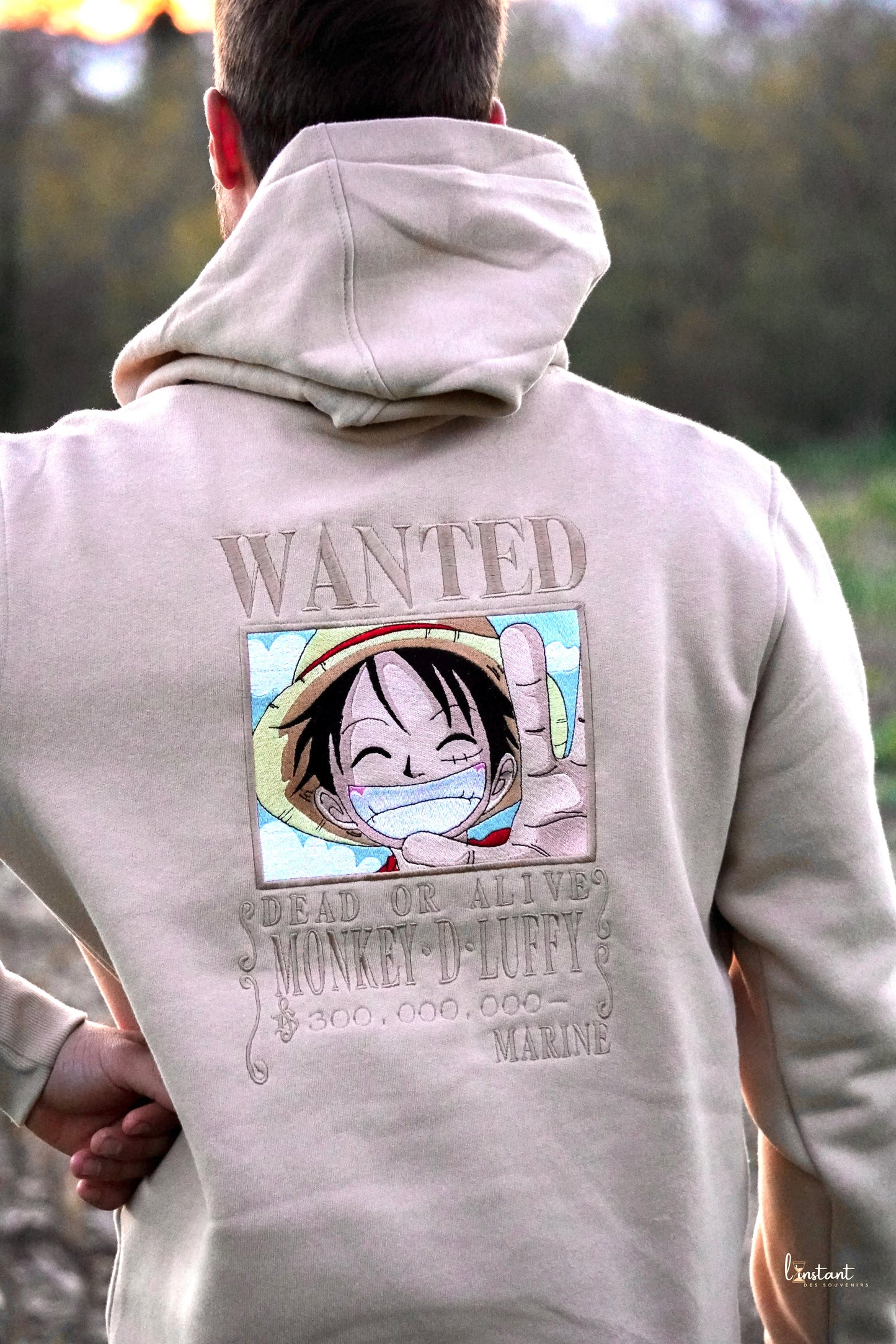 Sweat à capuche brodé « Luffy wanted «