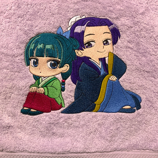 Drap de bain 140x70 cm coton parme brodé Duo Maomao et Jinshi