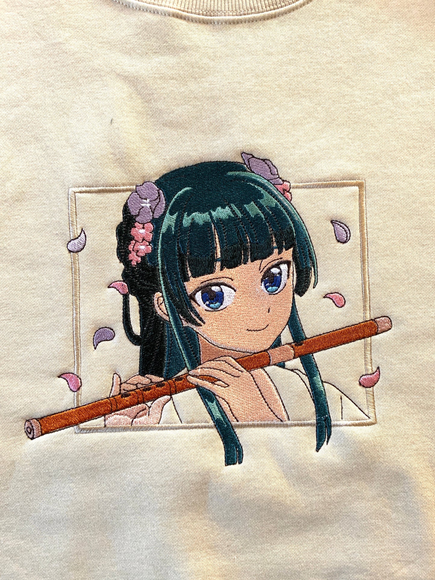 Pull molleton brodé Maomao (Les carnets de l’apothicaire) Tinyneko.fr