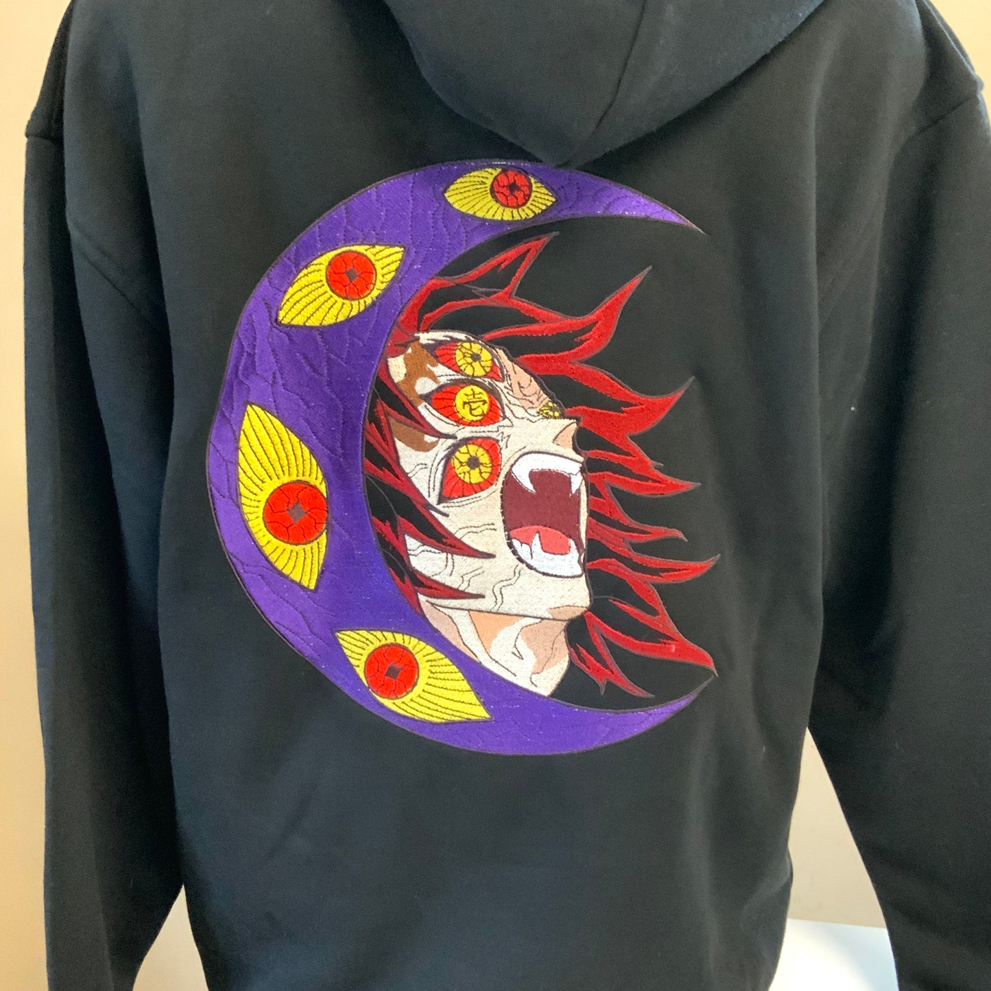 Sweatshirt à capuche brodé noir « Kokushibo »Demon Slayer