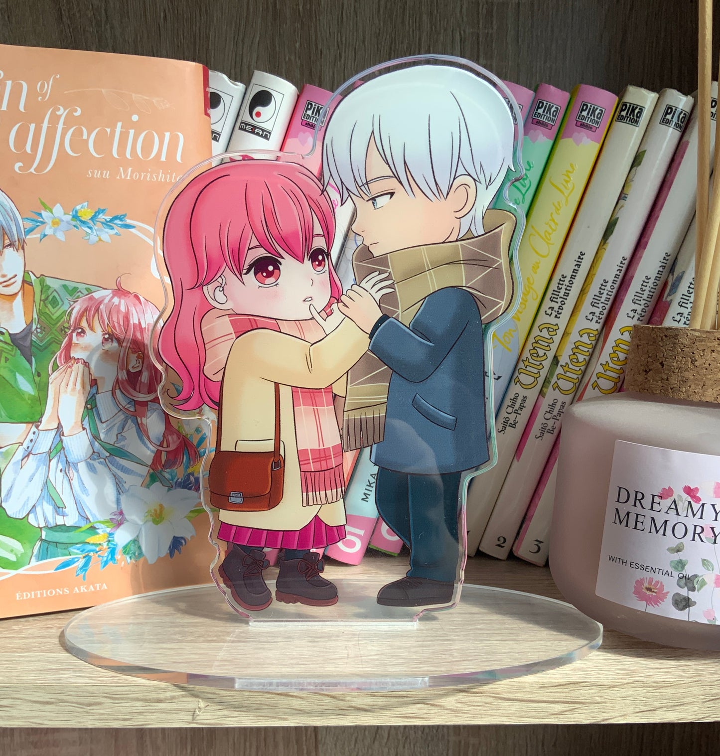 Stand acrylique « A sign of affection «  Tinyneko.fr