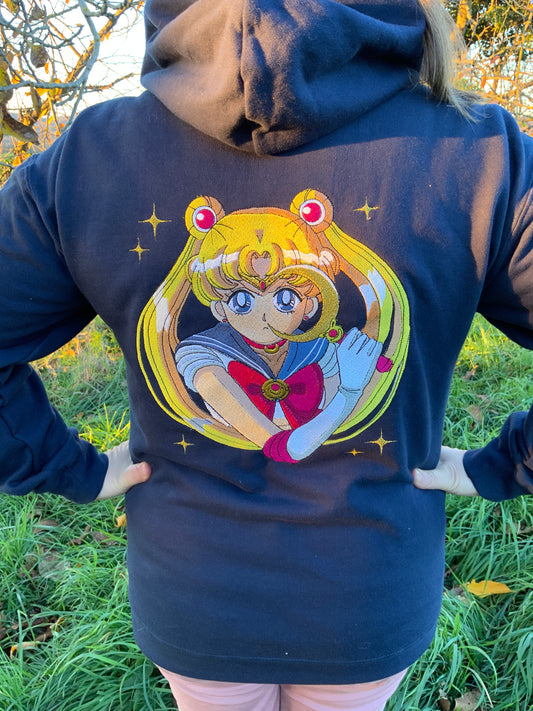 Sweatshirt à capuche brodé « Sailormoon«