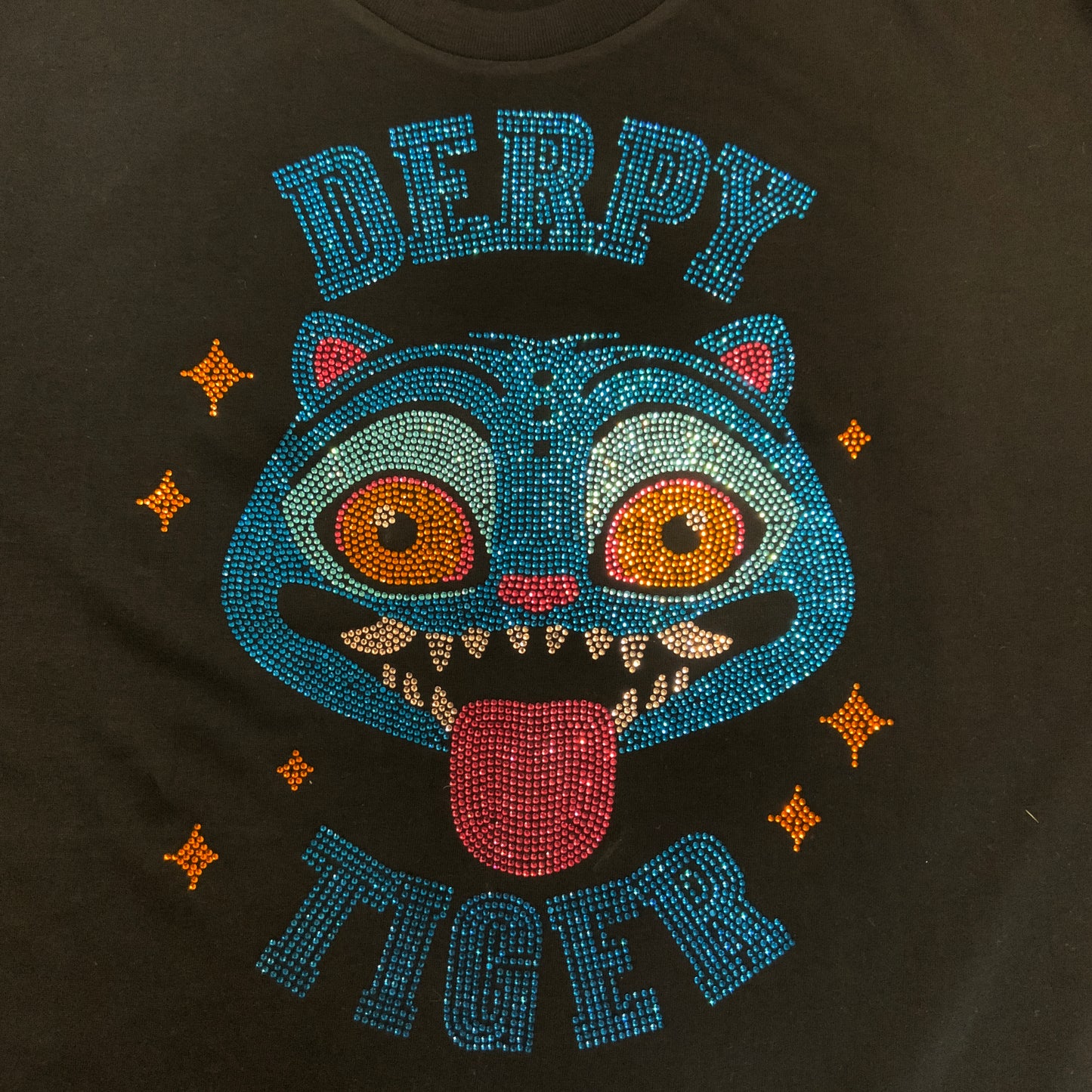 T-shirt noir Strass Derpy Tiger Kpop Demon Hunter