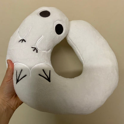 Coussin kawaii brodé de voyage Pinpin "l'atelier des sorciers "