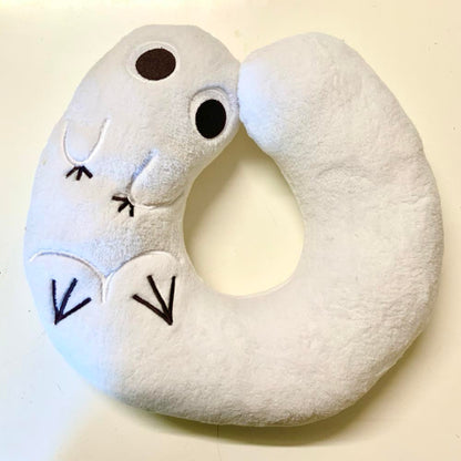 Coussin kawaii brodé de voyage Pinpin "l'atelier des sorciers "