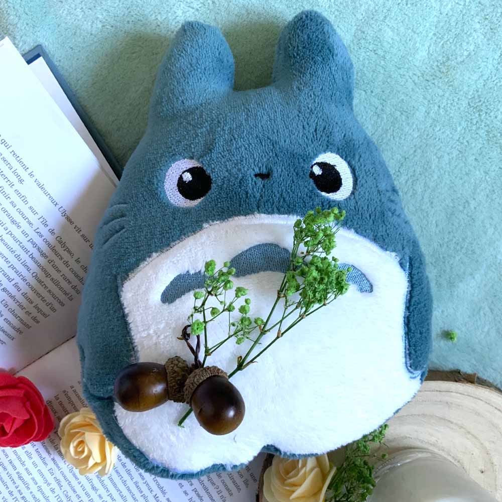Coussin brodé Totoro Fanart Gris bleu blanc