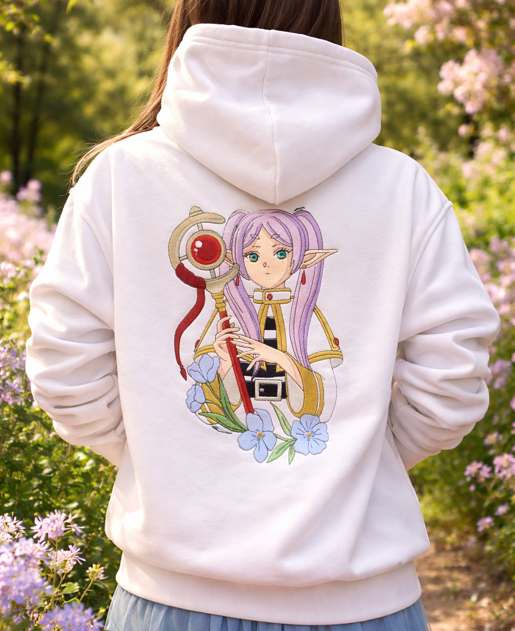 Sweatshirt à capuche brodé blanc Frieren Tinyneko.fr