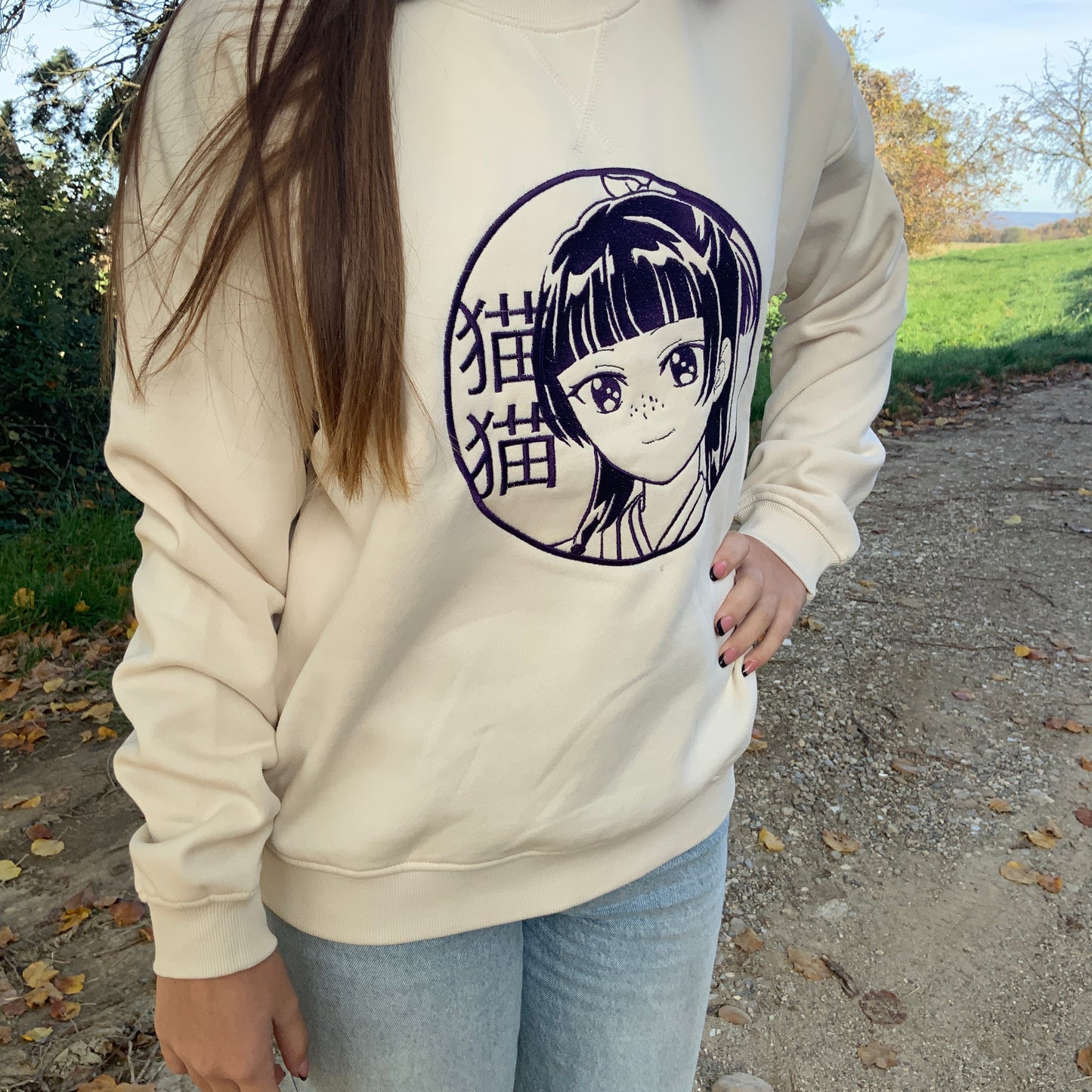 Sweat à capuche brodé « Maomao « Les carnets de l’apothicaire » Monochrome