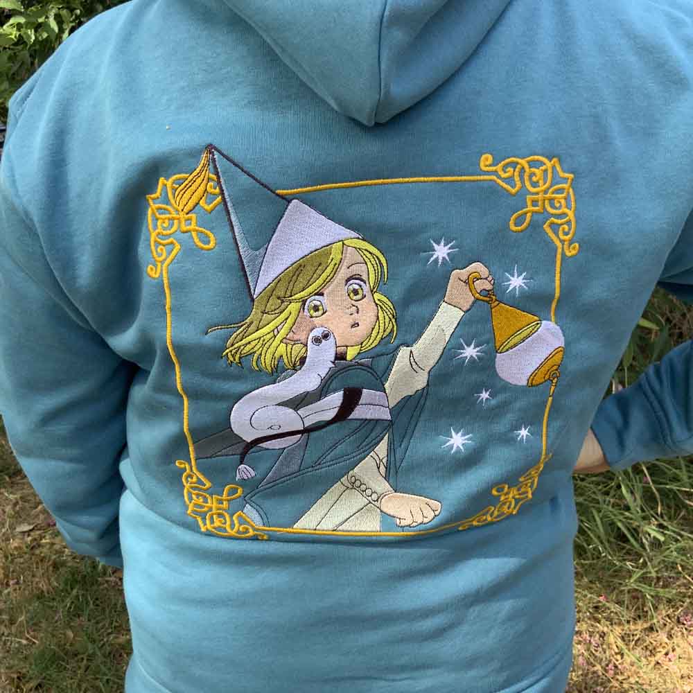 Sweat à capuche brodé « Coco « L'atelier des sorciers "